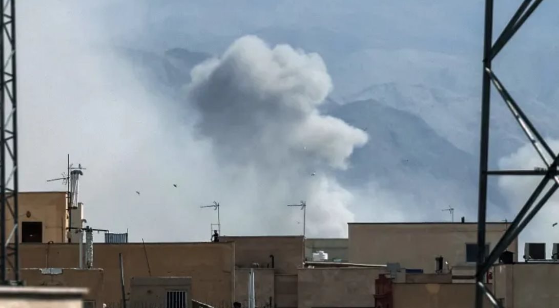 Nghiêm trọng hơn nhiều cuộc đột kích nhằm vào Venezuela, thị trường “nín thở” chờ những biến động mạnh từ xung đột Mỹ, Israel với Iran- Ảnh 1.