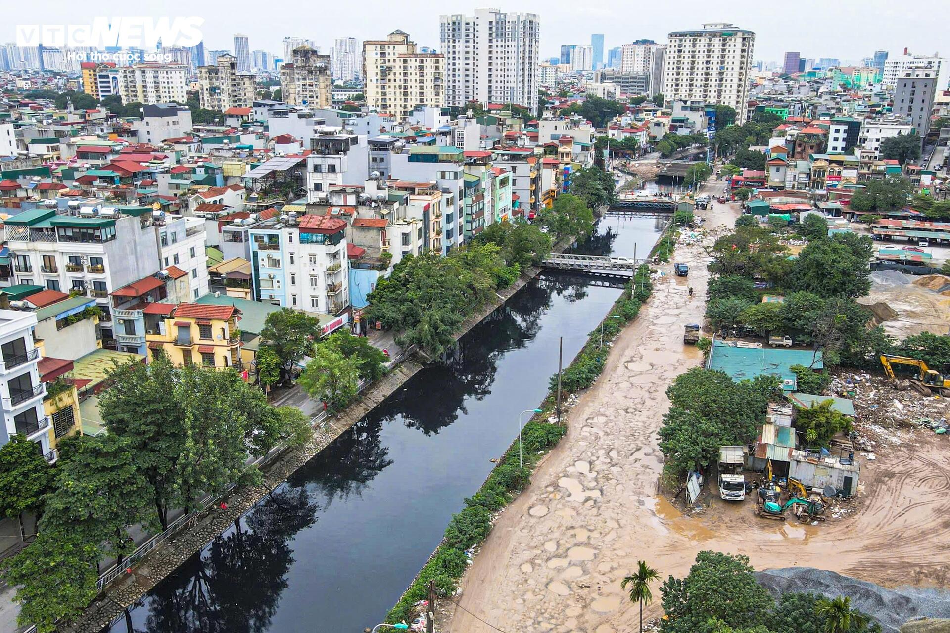 Diện mạo mới của đoạn đường từng chi chít ‘ổ voi, ổ gà’ ở Hà Nội- Ảnh 1.