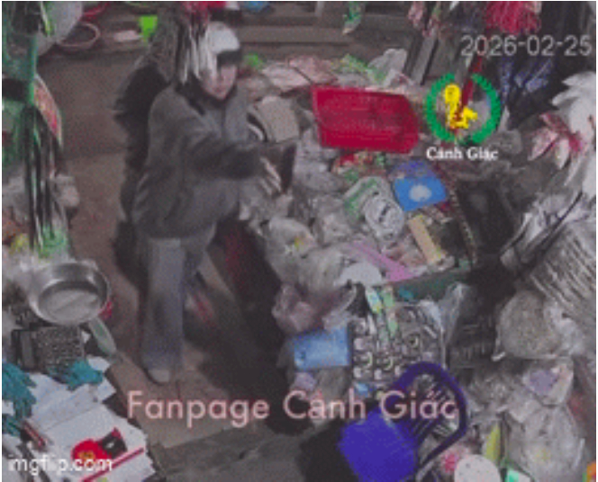 Vụ ngất xỉu sau khi gặp 2 người lạ: Đối tượng tìm người tên Vân, nhưng giơ ảnh đàn ông đầu trọc- Ảnh 2.