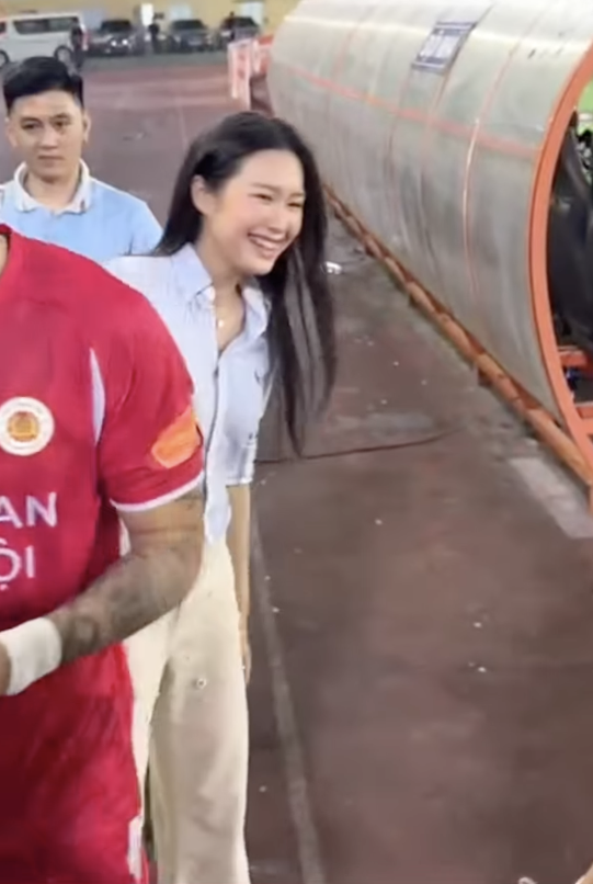 Không tin đây là mặt mộc, cam thường của Doãn Hải My - Ảnh 1.