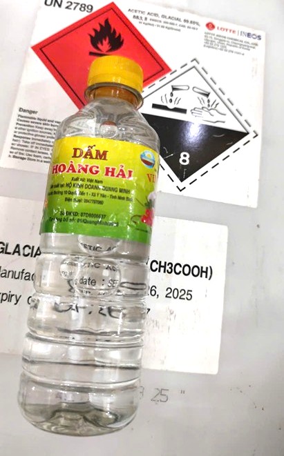 Thi hành lệnh bắt tạm giam chủ xưởng dấm Vũ Văn Dũng sinh năm 1984- Ảnh 2.