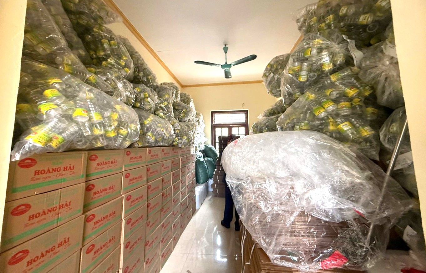 Thi hành lệnh bắt tạm giam chủ xưởng dấm Vũ Văn Dũng sinh năm 1984- Ảnh 5.