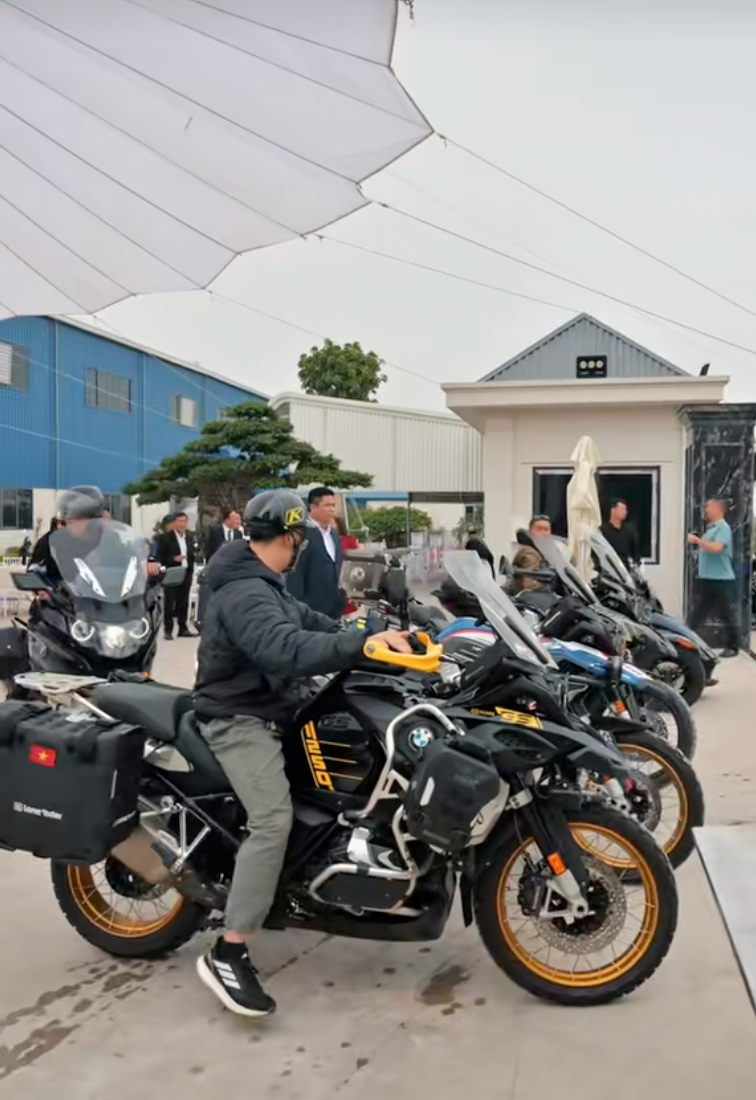 Đám cưới gây chú ý tại Hải Hậu: Rạp cưới rộng 1.000m2, dàn xe moto tiền tỷ rước dâu- Ảnh 12.