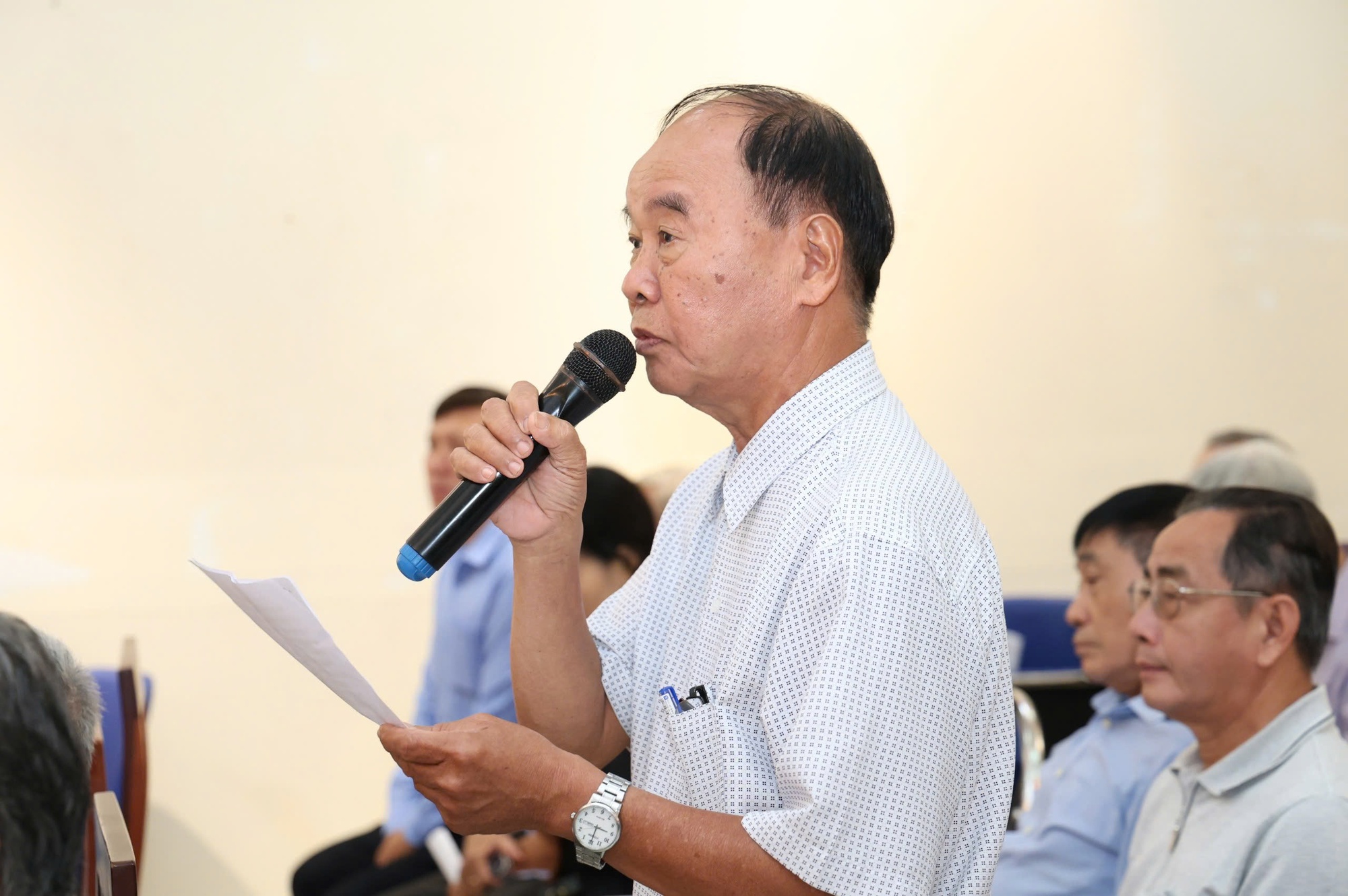 Bí thư Thành ủy TPHCM: Giao thông kết nối sân bay Tân Sơn Nhất "rối rắm thật"  - Ảnh 2.