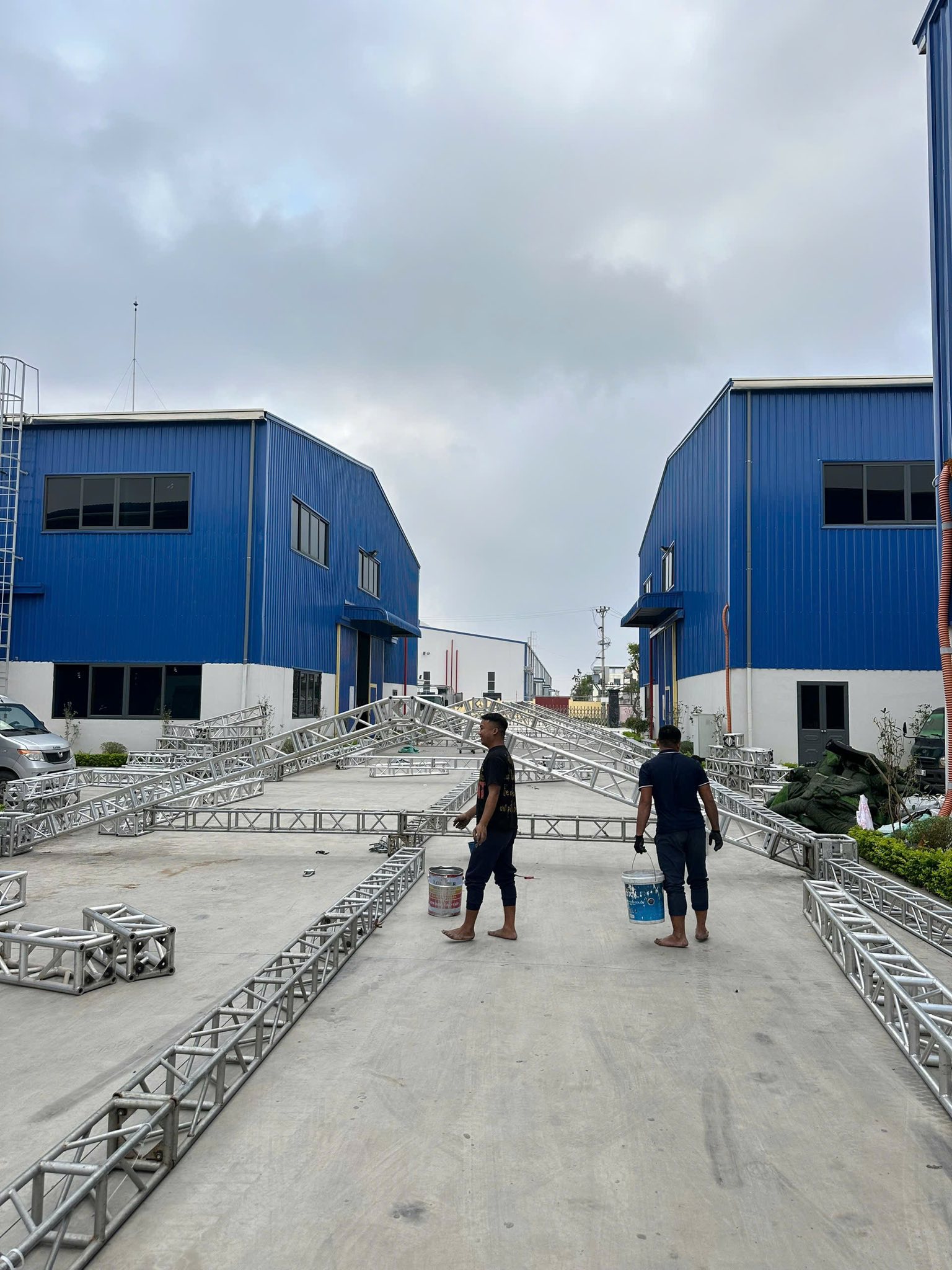 Đám cưới gây chú ý tại Hải Hậu: Rạp cưới rộng 1.000m2, dàn xe moto tiền tỷ rước dâu- Ảnh 2.