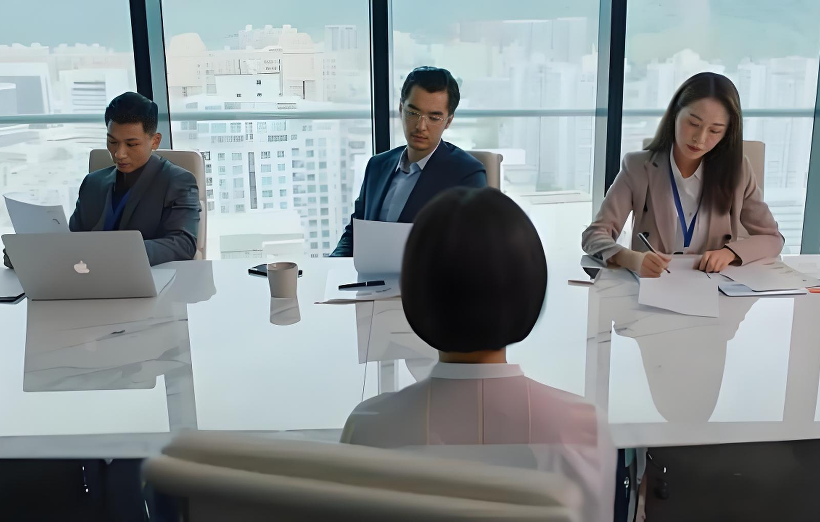 Nhà tuyển dụng: "6 người đi công tác nhưng xe chỉ có 5 chỗ thì sao?" - Câu trả lời "khác người" giúp nữ ứng viên thắng đậm- Ảnh 1.