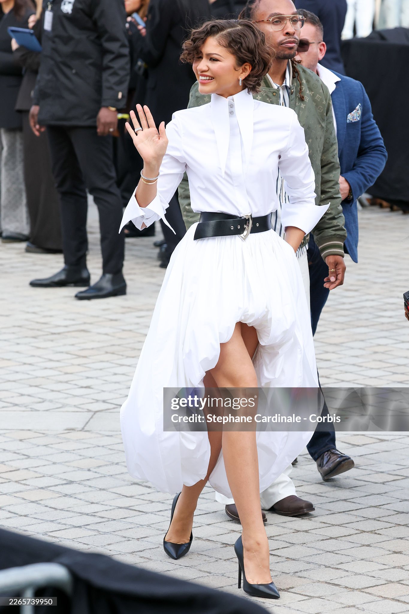 Lisa quá an toàn với gương mặt búp bê, Lưu Diệc Phi sến không tưởng, dàn sao hot tề tựu tại show Louis Vuitton- Ảnh 11.