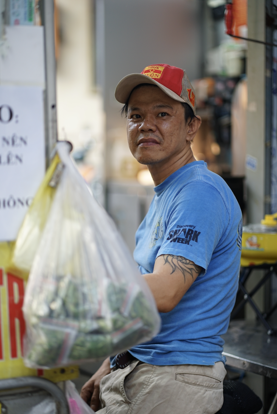 "Quán xin phép tăng 5.000 mong khách thông cảm" - Phía sau tấm bảng dán đè giá, tô phở vơi bớt đồ- Ảnh 4.