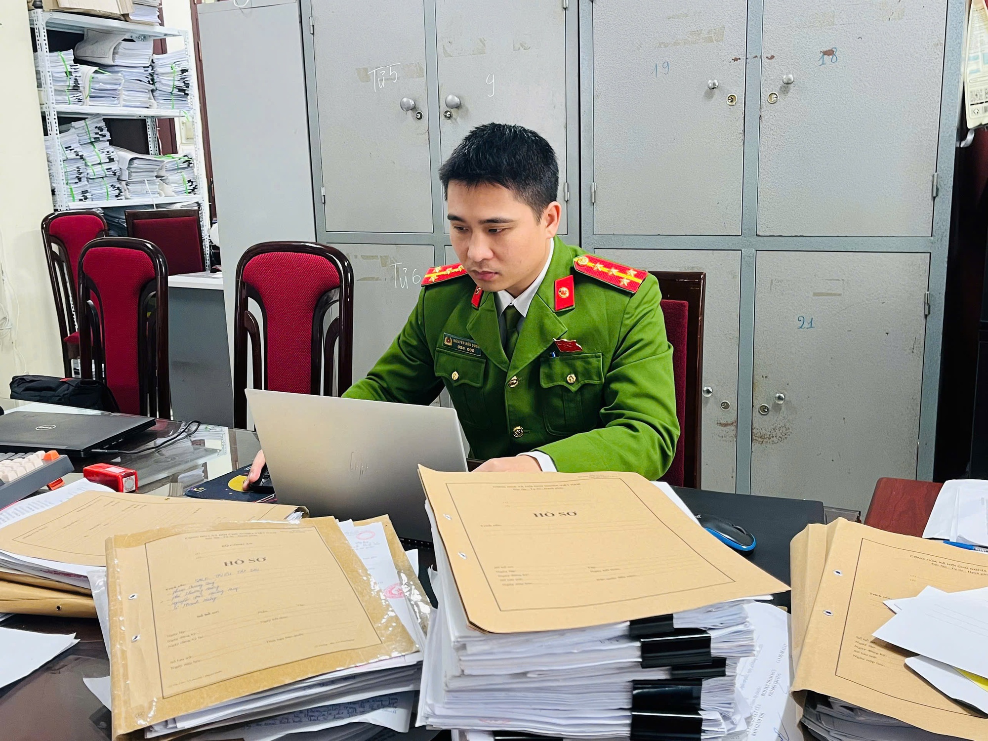 Chiến sĩ trinh sát trẻ trong cuộc truy vết 5.300 tỷ của “đế chế” Mr Pips: "Chúng tôi đi qua từ cơn mưa này đến cơn mưa khác"- Ảnh 5.