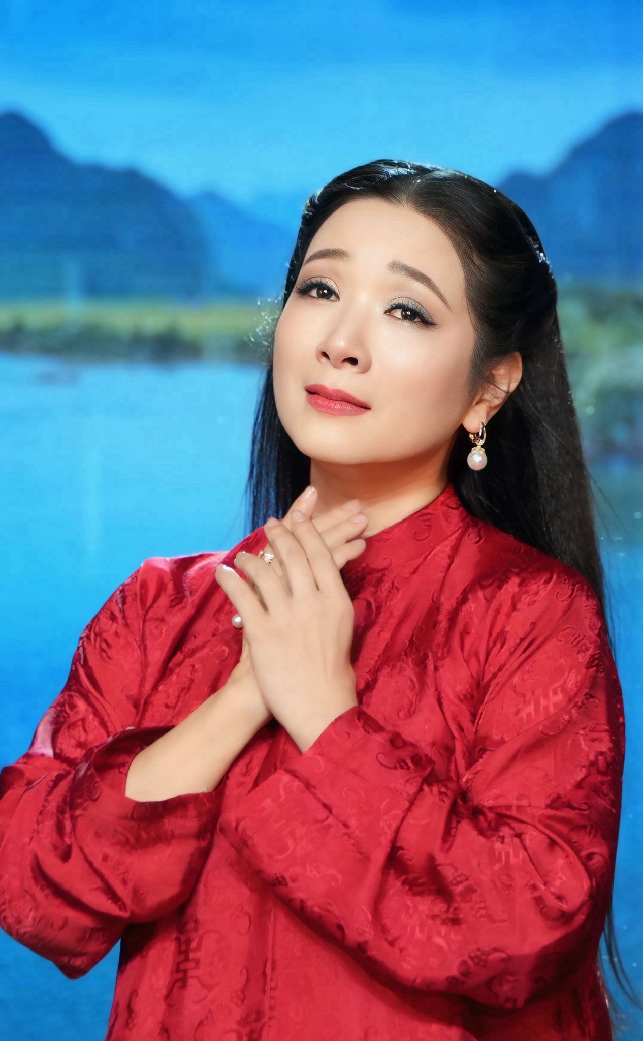 Mẹ đơn thân là nữ NSƯT đình đám 1 thời: U60 giàu có, đẹp căng tràn, nhiều người si mê tặng vàng- Ảnh 1.