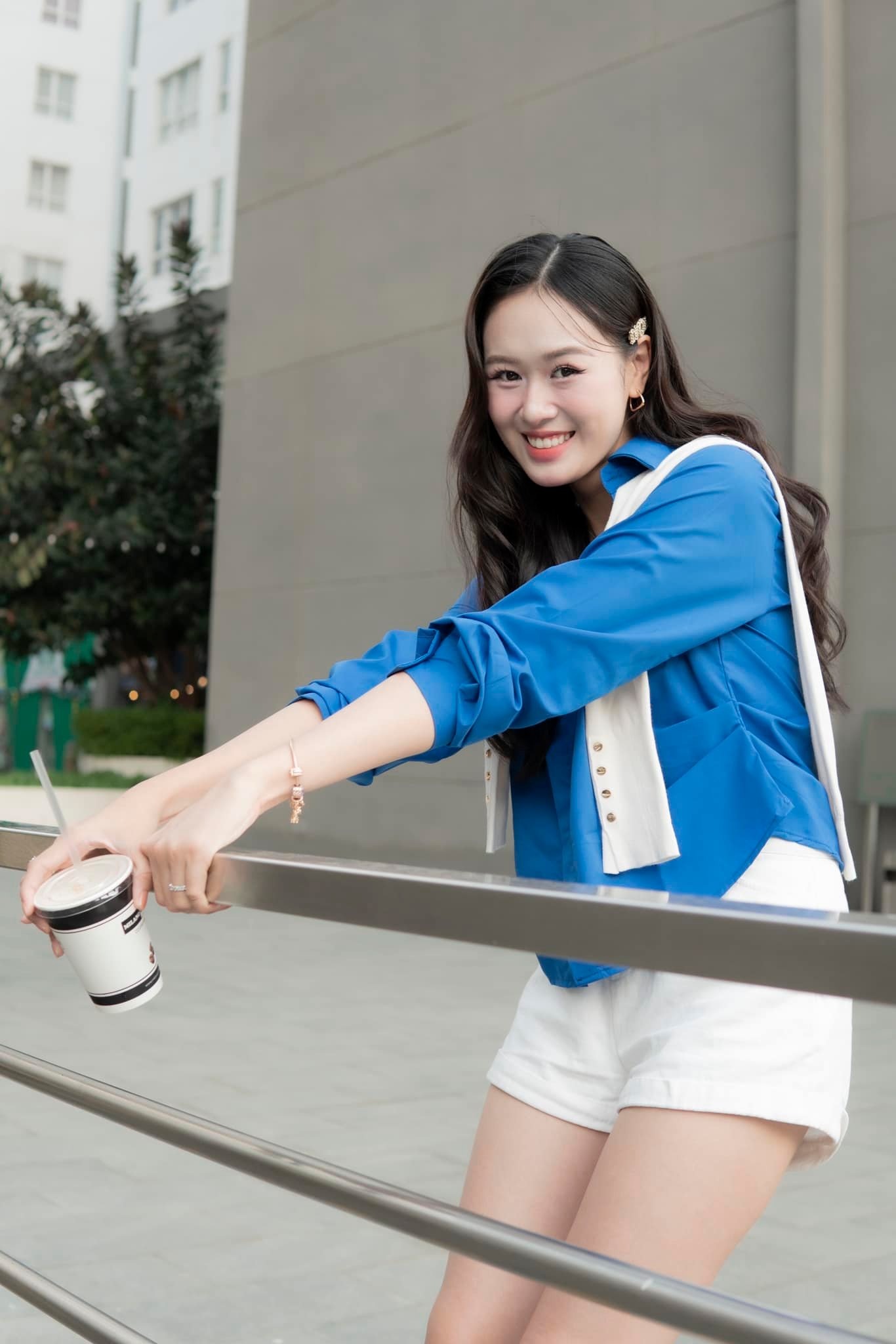 Mỹ nữ lái Porsche viral TikTok: 1 giây lướt qua cũng khiến người khác ngoái nhìn, nhận mưa lời khen vì mặc đẹp- Ảnh 13.