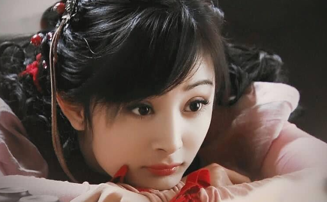 Mỹ nhân đầu tiên sống sót qua 4 lần cấm sóng: Đôi mắt là ngoại lệ quốc gia, nghỉ hát 12 năm vẫn bị đòi album mỗi ngày- Ảnh 5.