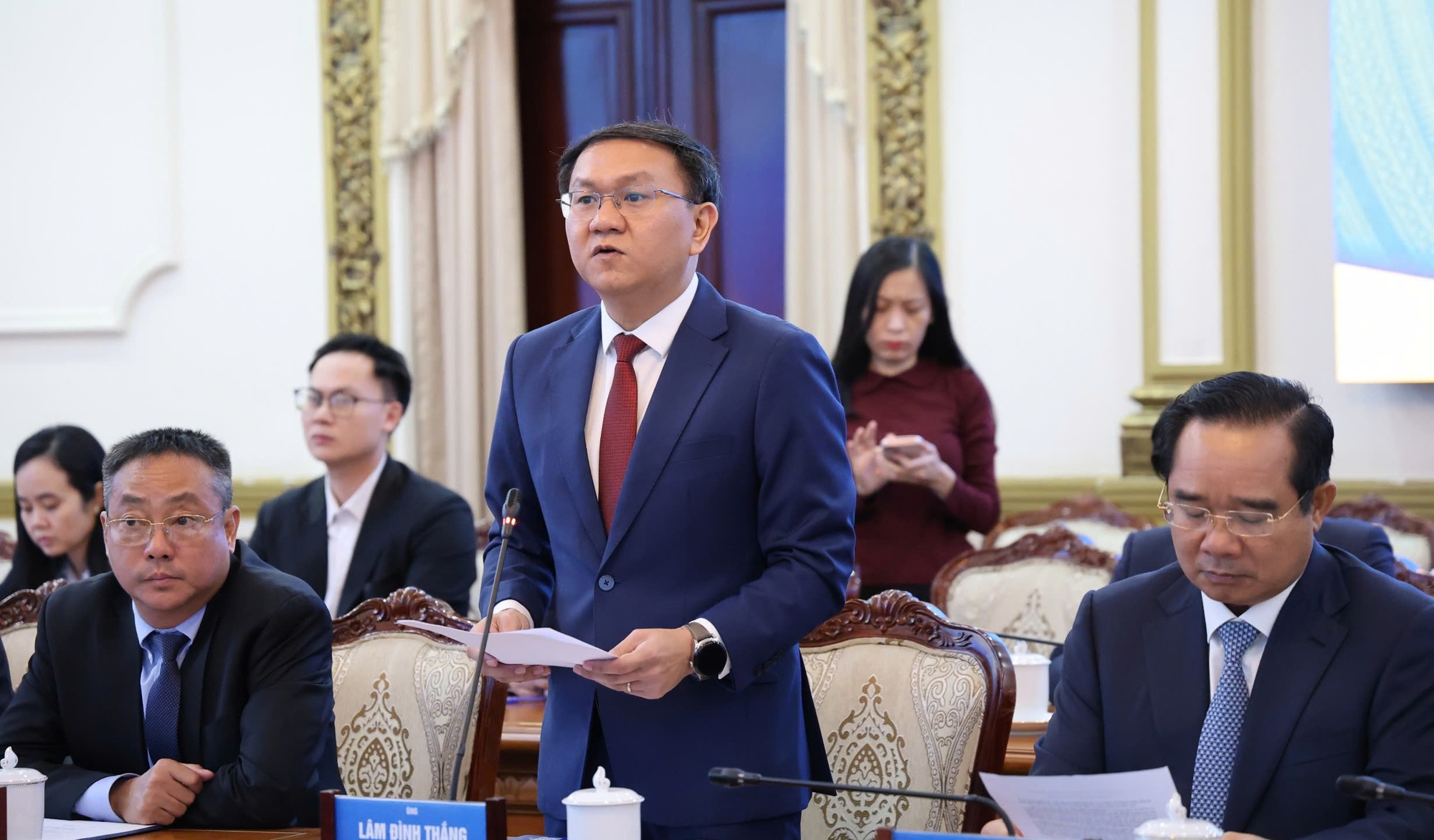 TPHCM chuẩn bị xây trung tâm dữ liệu AI đầu tiên, vốn 2,1 tỉ USD - Ảnh 2.