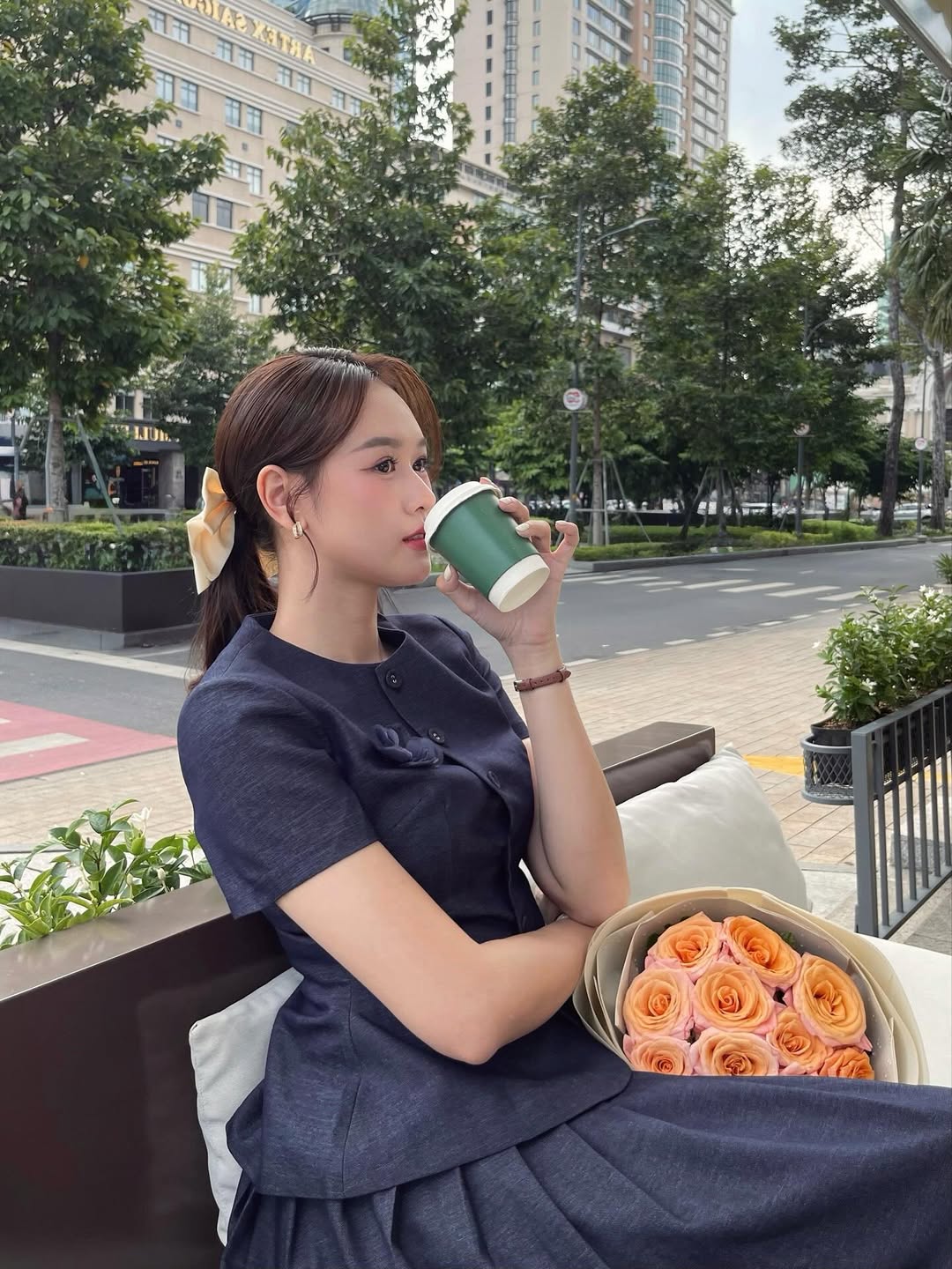 Mỹ nữ lái Porsche viral TikTok: 1 giây lướt qua cũng khiến người khác ngoái nhìn, nhận mưa lời khen vì mặc đẹp- Ảnh 10.