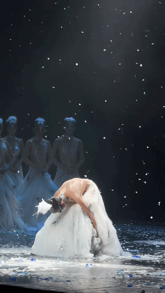 Người đàn bà "chống già" giỏi nhất thế giới: U70 vẫn trẻ như măng, body nét đến nỗi gái trẻ xin thua- Ảnh 1.