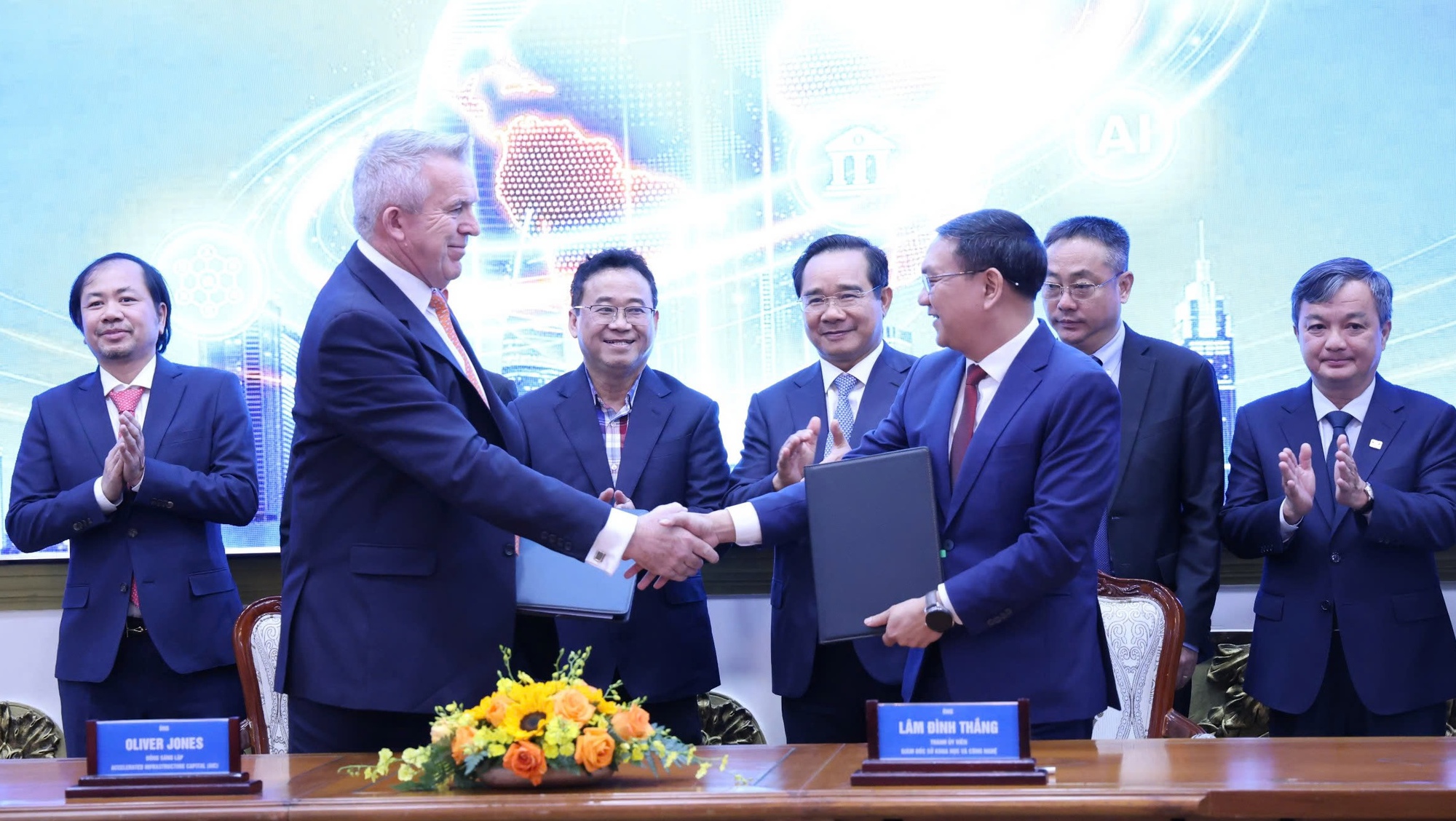 TPHCM chuẩn bị xây trung tâm dữ liệu AI đầu tiên, vốn 2,1 tỉ USD - Ảnh 3.