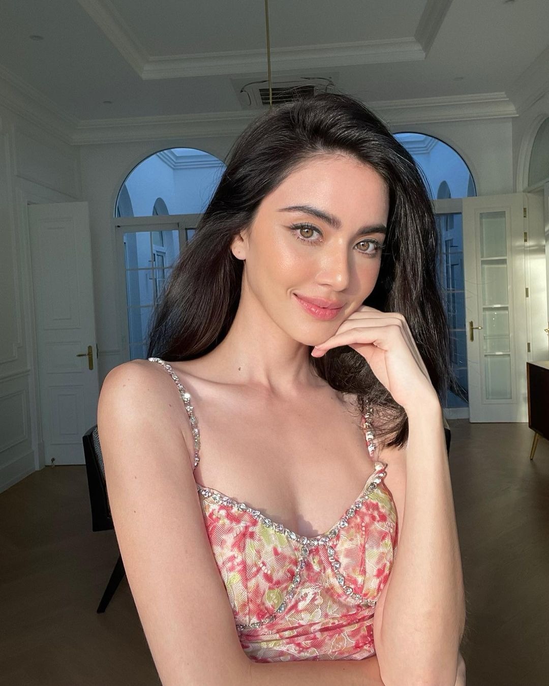 Dinh thự 8000m² đi "mòn gót chân" không hết của ma nữ đẹp nhất Thái Lan- Ảnh 1.