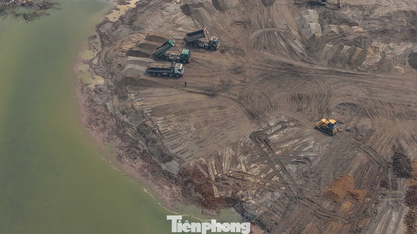 Bay trên công trường sân vận động Trống Đồng - Ảnh 6.