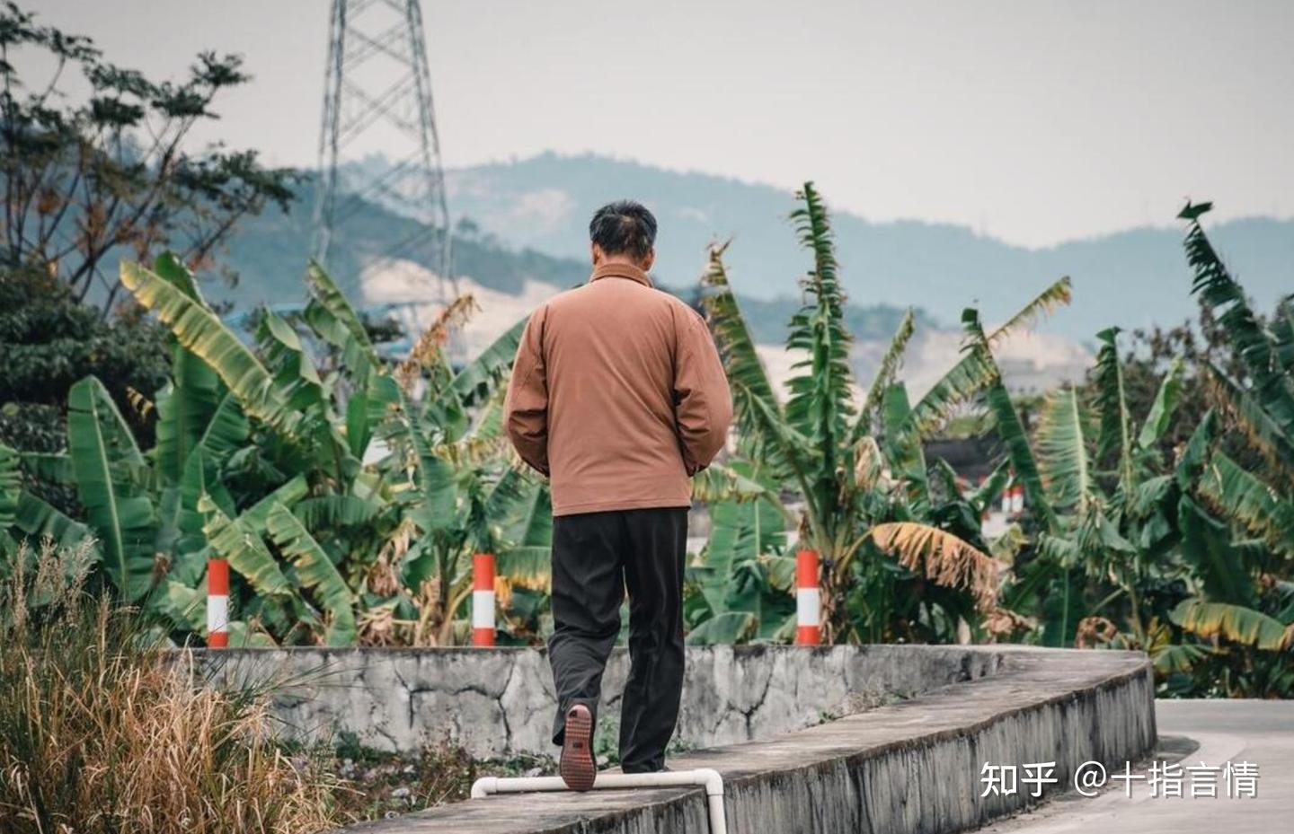 Bán nhà giá rẻ cho người thân, 1 năm sau tôi mới hiểu bài học đắt giá về tiền bạc và ranh giới gia đình - Ảnh 2.