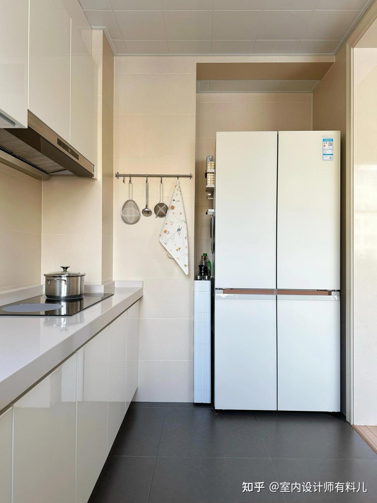 Ngôi nhà sạch đến “khó tin” của gia đình 4 người: Ít đồ, dễ dọn, tiết kiệm tiền mỗi tháng mà nhiều người không nhận ra- Ảnh 5.