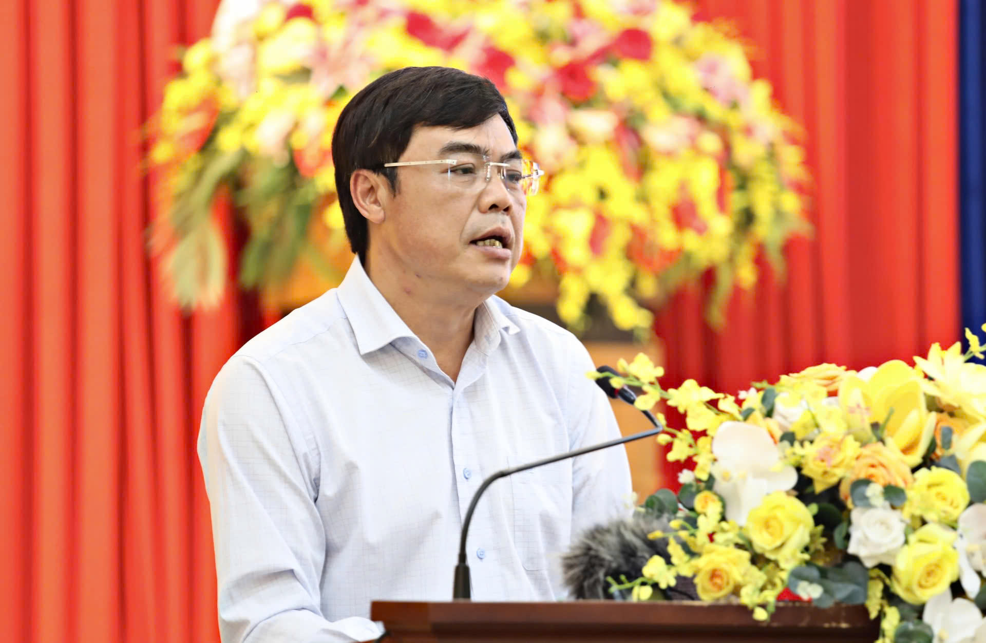 Chủ động phân luồng giao thông, kích cầu du lịch khi sân bay Liên Khương tạm đóng cửa- Ảnh 3.