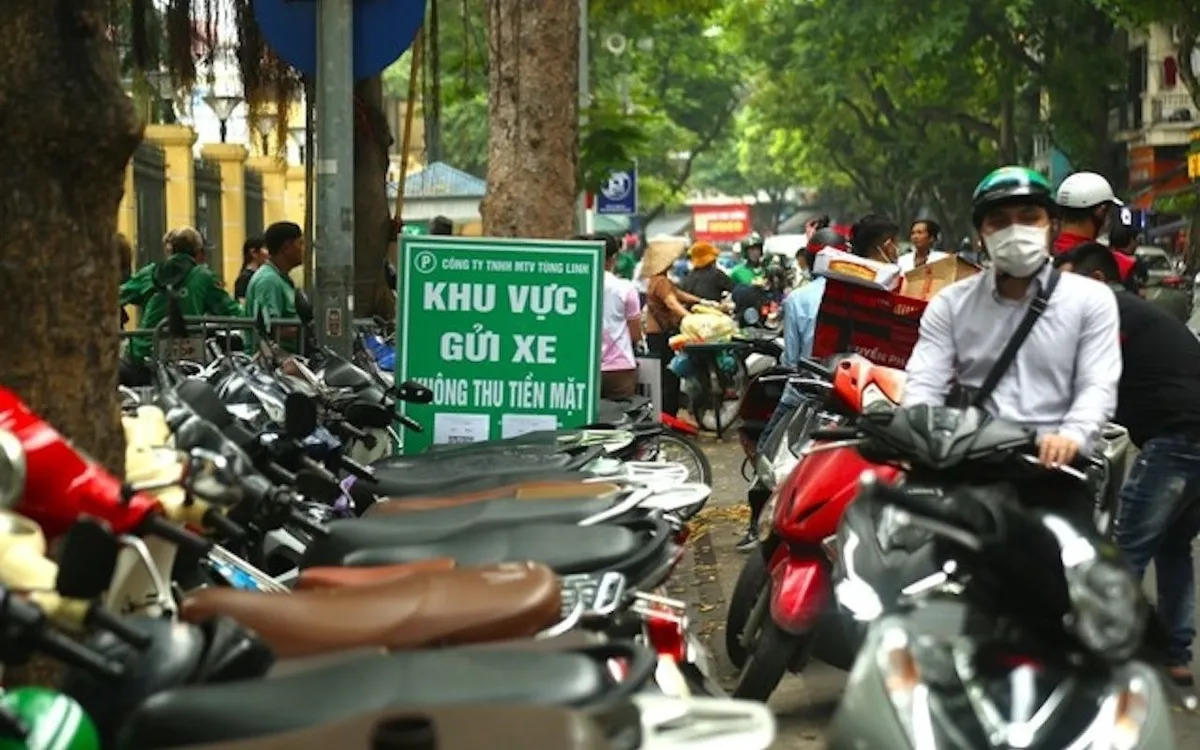 Giá xăng giảm sâu: Tài xế phấn khởi, trạm xăng vắng khách - Ảnh 4.