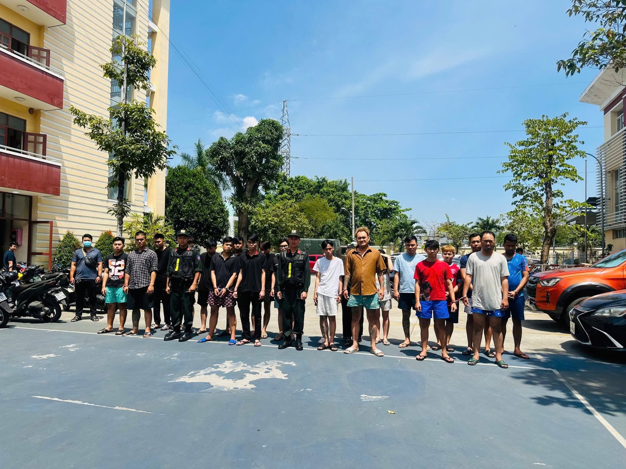 Triệt phá đường dây ma túy tiêu thụ khắp các tỉnh thành, thu giữ gần 1.000 viên thuốc lắc và hơn 17kg "hàng cấm"- Ảnh 7.