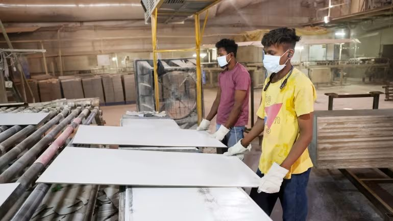 Căng thẳng Iran: Hàng hóa xuất khẩu đình trệ, nhà máy, nhà hàng tại một quốc gia châu Á phải tạm dừng vì thiếu khí đốt - Ảnh 2.