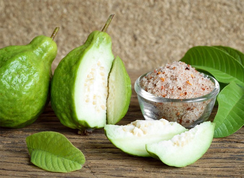 Nhiều người chỉ xem ổi là trái cây ăn vặt, nhưng lợi ích sức khỏe của nó lại đáng ngạc nhiên- Ảnh 3.