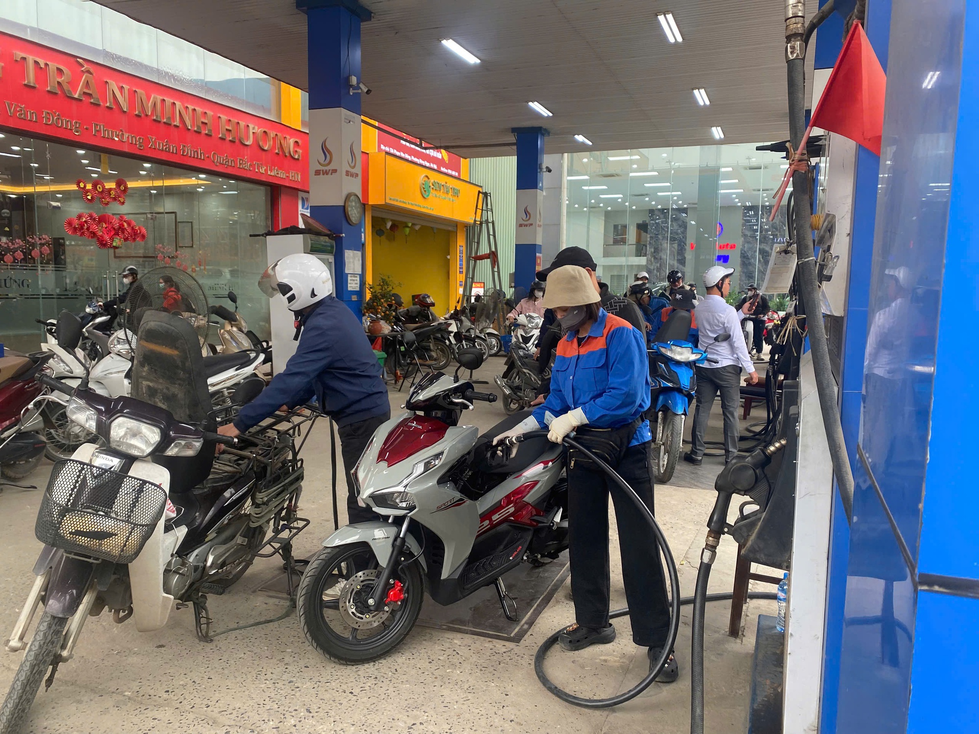 Điều chỉnh giá xăng dầu 2026: Giải pháp ổn định kinh tế và giảm gánh nặng cho người tiêu dùng - Ảnh 1.