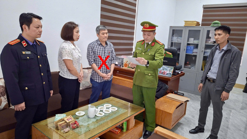 Lập hồ sơ khống, nguyên giám đốc và 2 thuộc cấp bị khởi tố - Ảnh 1.