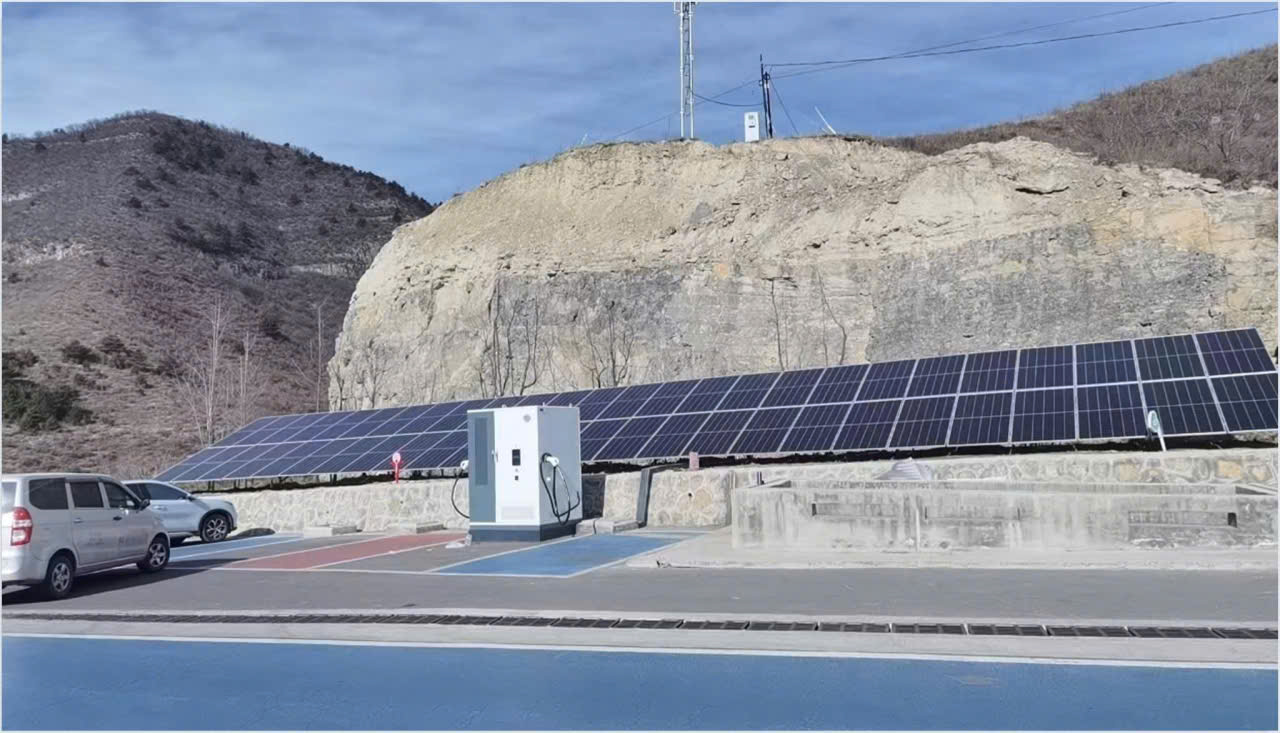 Startup được tỷ phú Phạm Nhật Vượng ươm mầm: Giải bài toán trạm sạc, giúp giảm 40% chi phí vận hành- Ảnh 5.