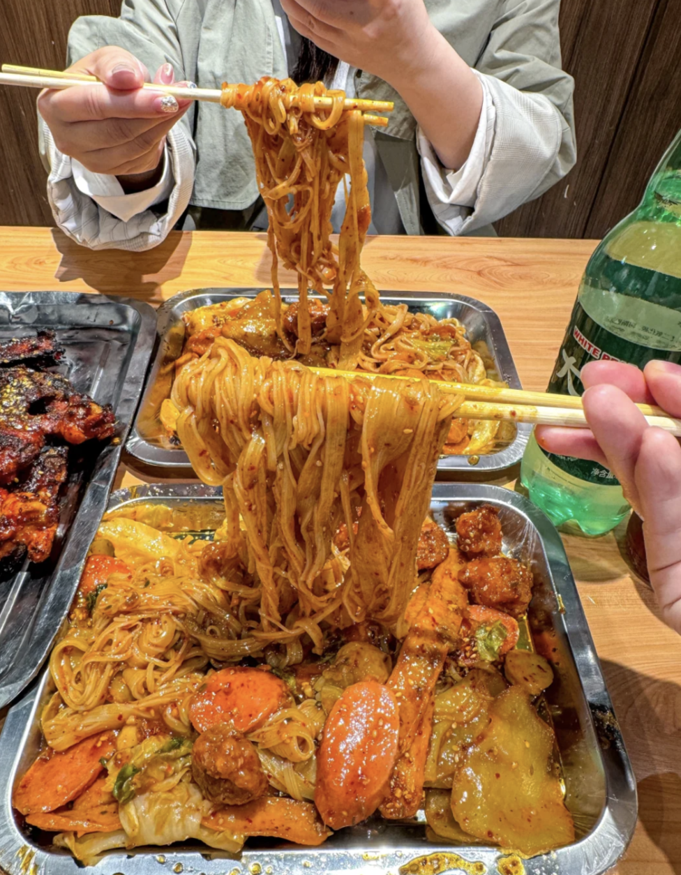 Ai mê bún phở chắc chắn phải thèm "chảy nước miếng" với 6 tô mì nức tiếng vùng này: Nước dùng thanh ngọt, thêm khúc "xí quách" thì quên sầu!- Ảnh 10.