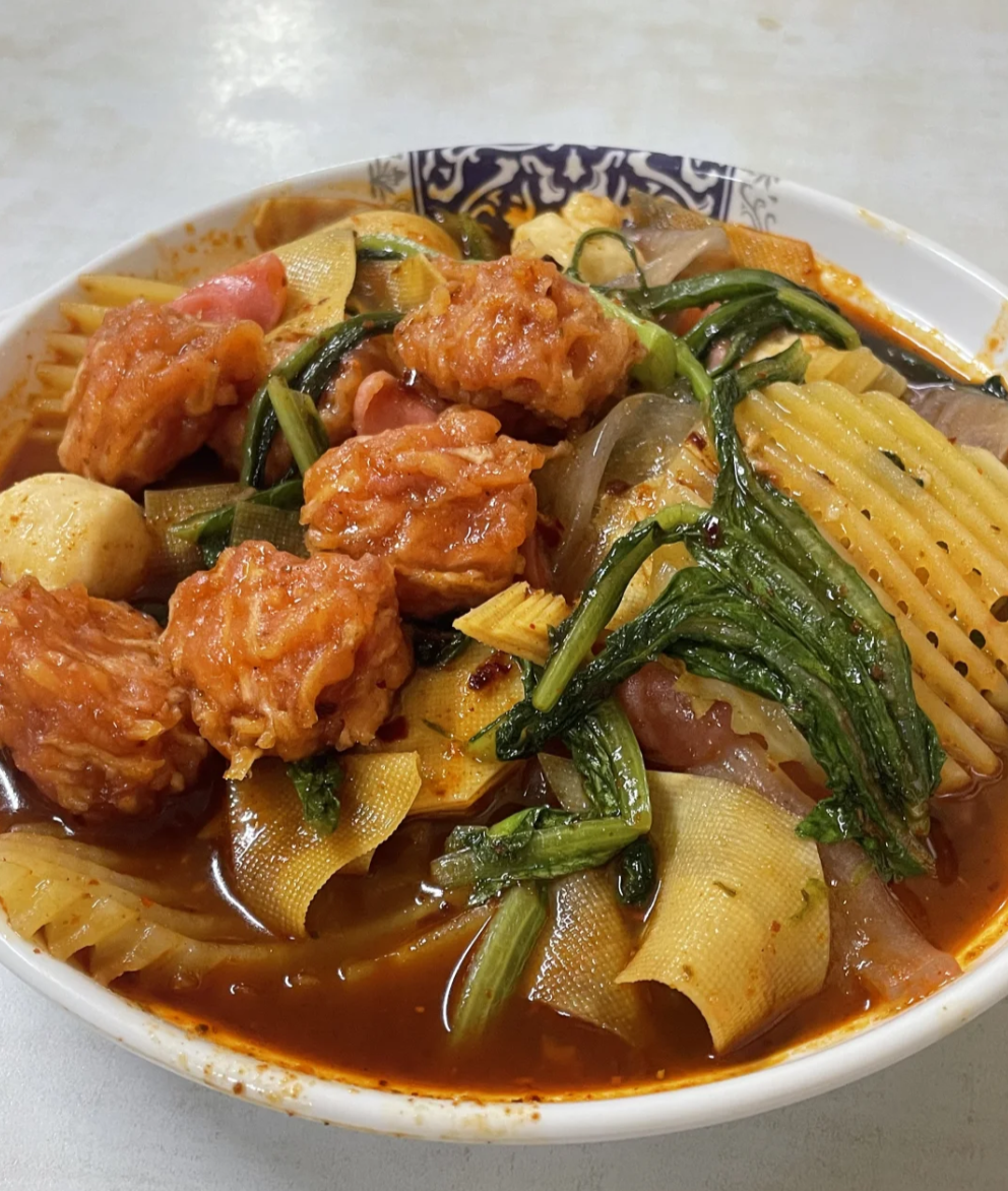 Ai mê bún phở chắc chắn phải thèm "chảy nước miếng" với 6 tô mì nức tiếng vùng này: Nước dùng thanh ngọt, thêm khúc "xí quách" thì quên sầu!- Ảnh 12.