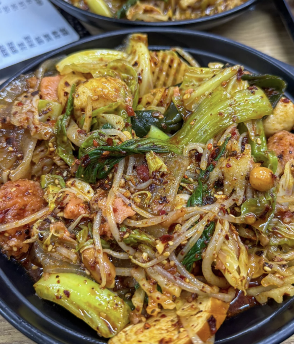 Ai mê bún phở chắc chắn phải thèm "chảy nước miếng" với 6 tô mì nức tiếng vùng này: Nước dùng thanh ngọt, thêm khúc "xí quách" thì quên sầu!- Ảnh 11.