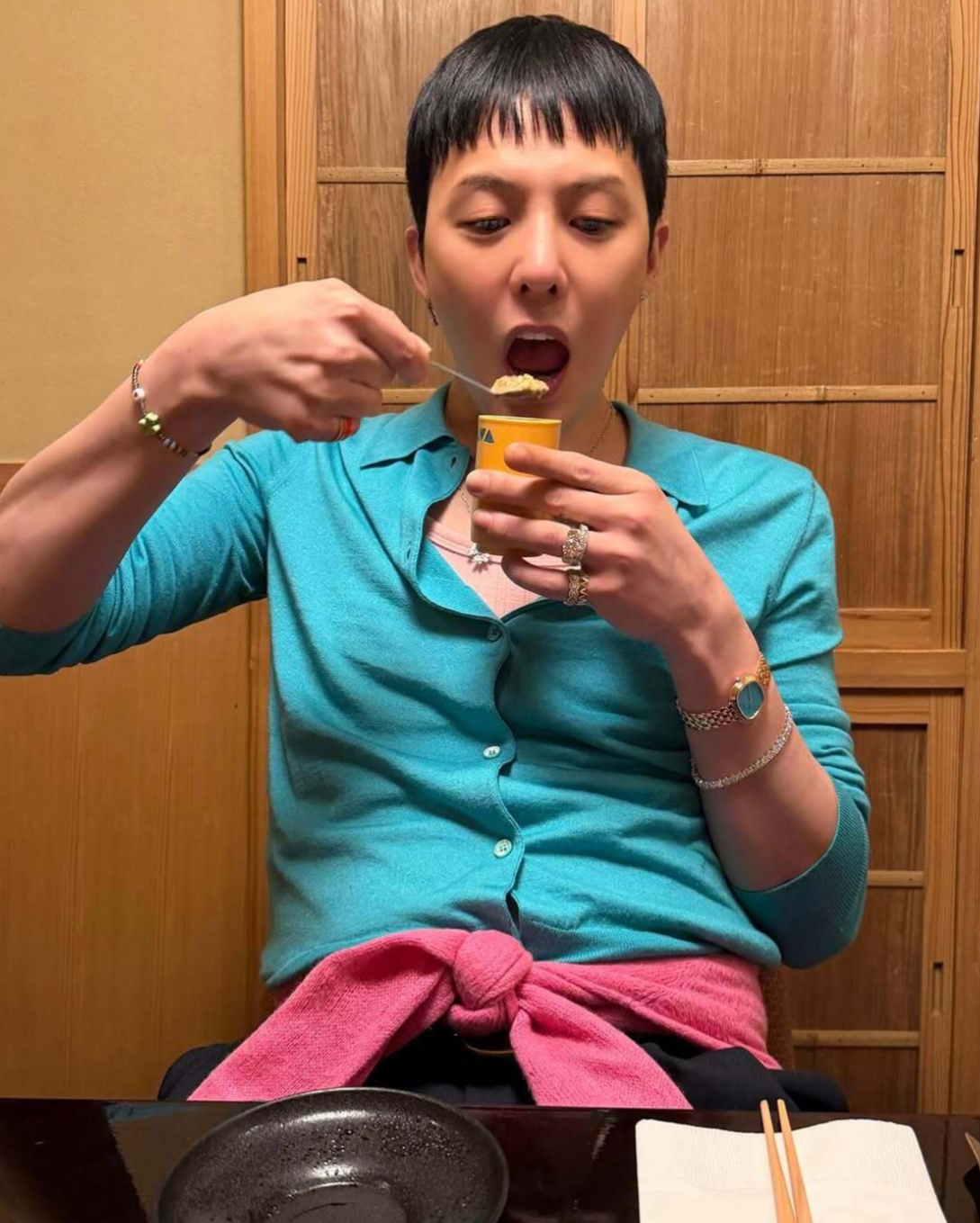 Ông hoàng showbiz gây bất ngờ khi mê mẩn 1 mẫu đồng hồ nữ: Nhìn tận mắt mới hiểu lý do tại sao- Ảnh 2.