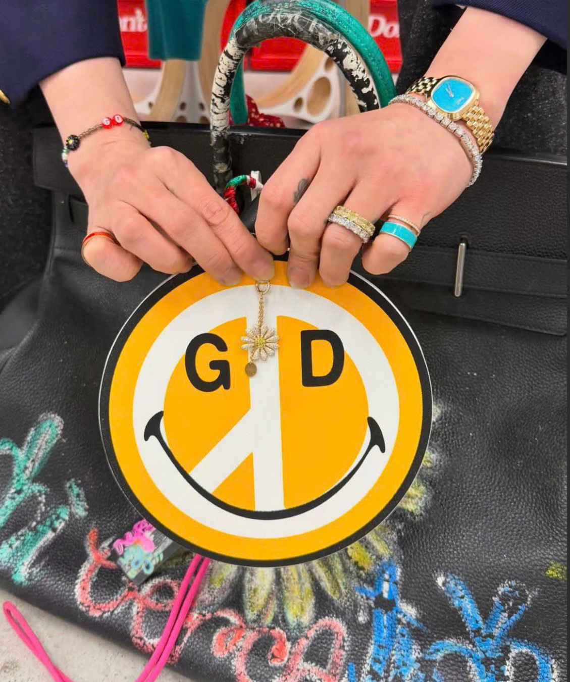 Ông hoàng showbiz gây bất ngờ khi mê mẩn 1 mẫu đồng hồ nữ: Nhìn tận mắt mới hiểu lý do tại sao- Ảnh 4.