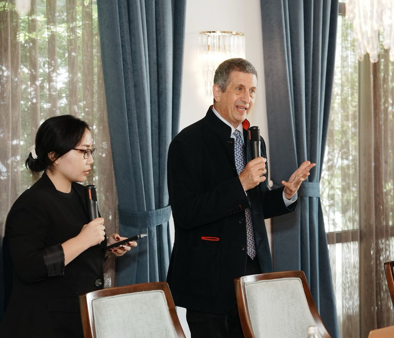 Xây dựng Trung tâm tài chính quốc tế cần song song phát triển nhân sự quản lý cấp cao- Ảnh 2.