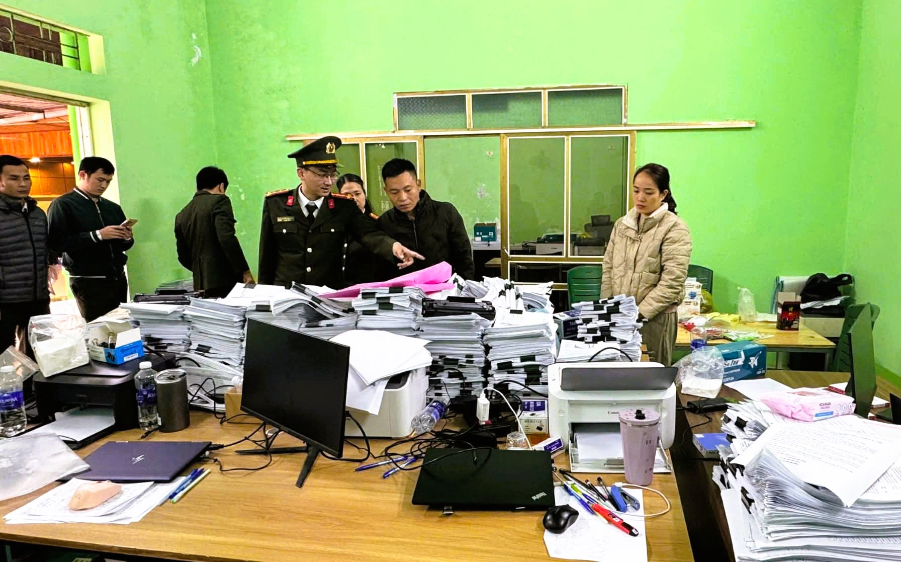 Thần y dỏm Hoàng Văn Toàn lừa đảo hàng ngàn người với bài thuốc gia truyền 3 đời - Ảnh 6.