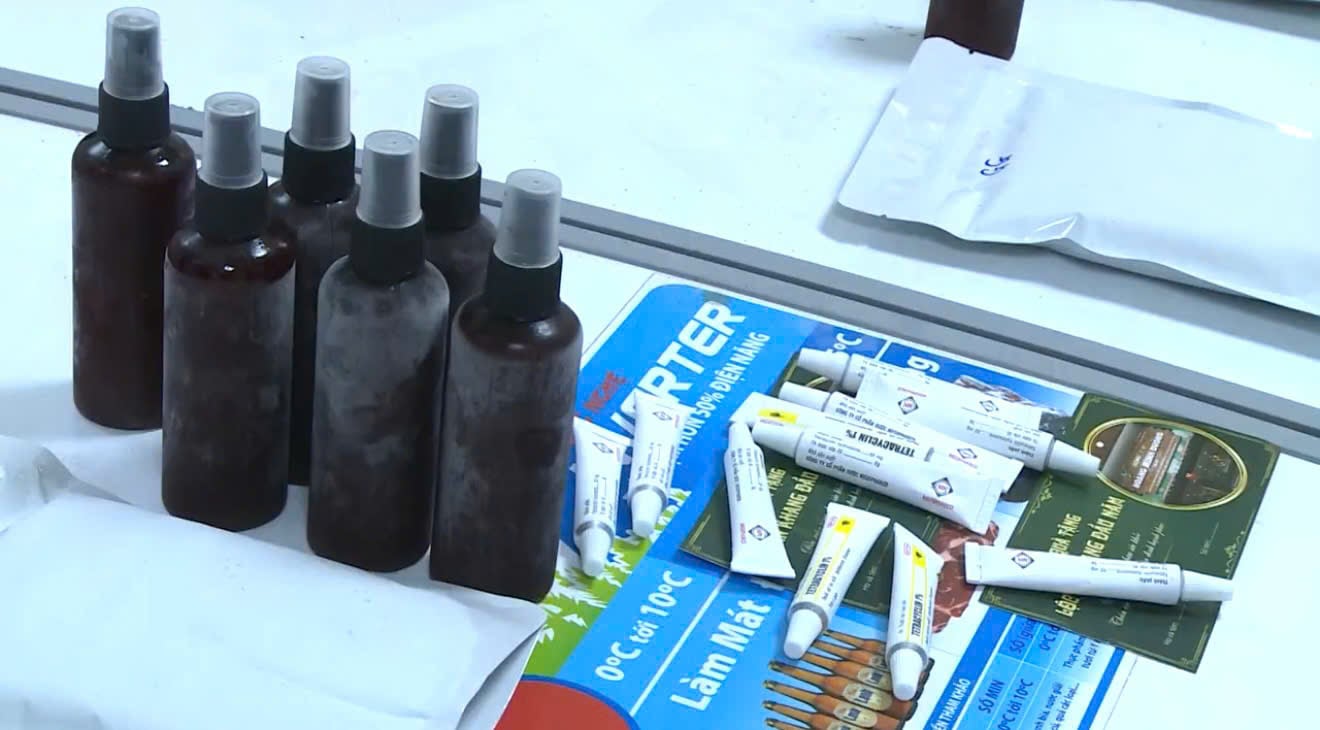 Thần y dỏm Hoàng Văn Toàn lừa đảo hàng ngàn người với bài thuốc gia truyền 3 đời - Ảnh 4.