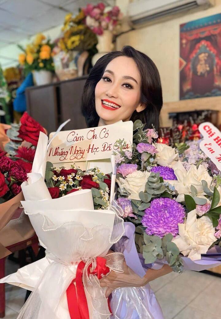 Nữ NSƯT 'xấu nhất màn ảnh' và chuyện bán xe đi học thạc sĩ ở tuổi 48- Ảnh 4.