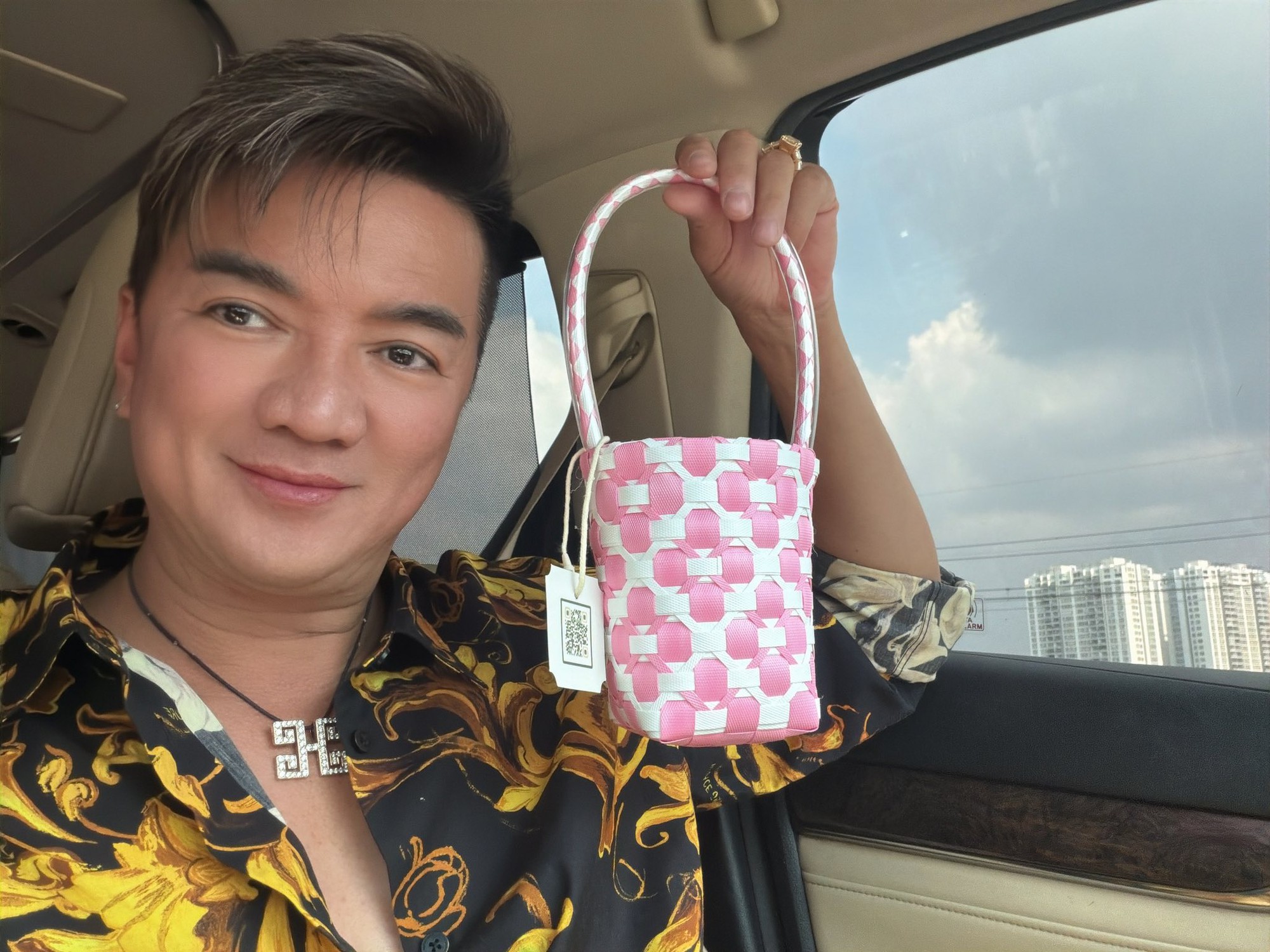 Ông hoàng nhạc Việt đình đám một thời ngồi ghế nhựa biểu diễn ở quán ăn, bán cafe ở Thảo Điền - Ảnh 3.