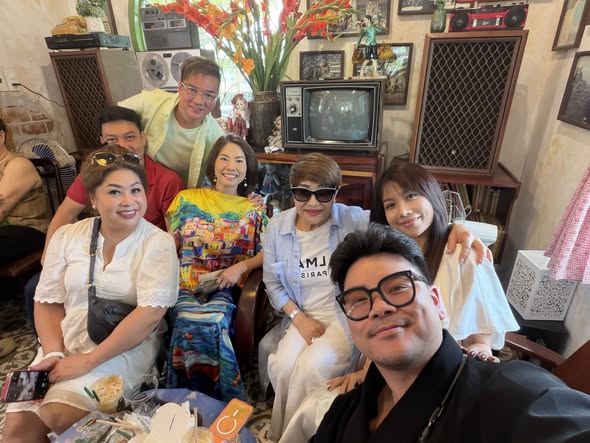 Vợ cũ thăm quán cafe của Đàm Vĩnh Hưng: "Vòng quanh Trái đất rồi lại gặp nhau. Thật hạnh phúc!"- Ảnh 3.