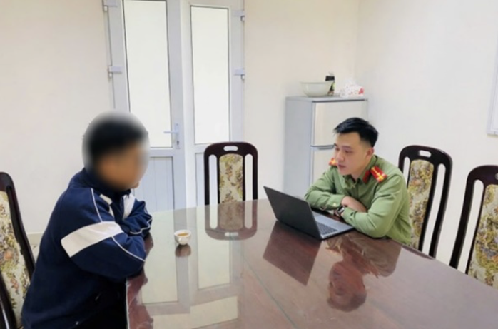 Nhân viên bán xe điện loan tin "xăng đã lên 34.000 đồng, mai kia còn lên 40.000 đồng" bị xử lý- Ảnh 1.