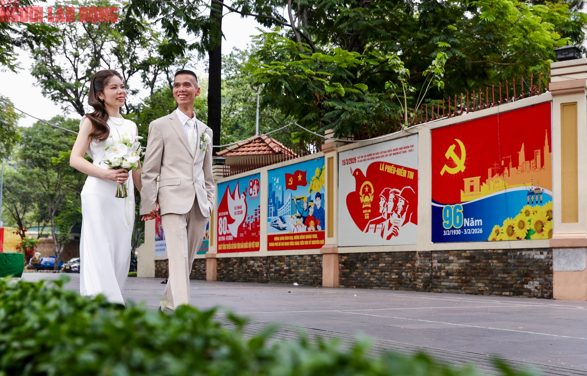 TPHCM rực rỡ cờ hoa chào mừng bầu cử Quốc hội khóa XVI 2026 - Ảnh 1.