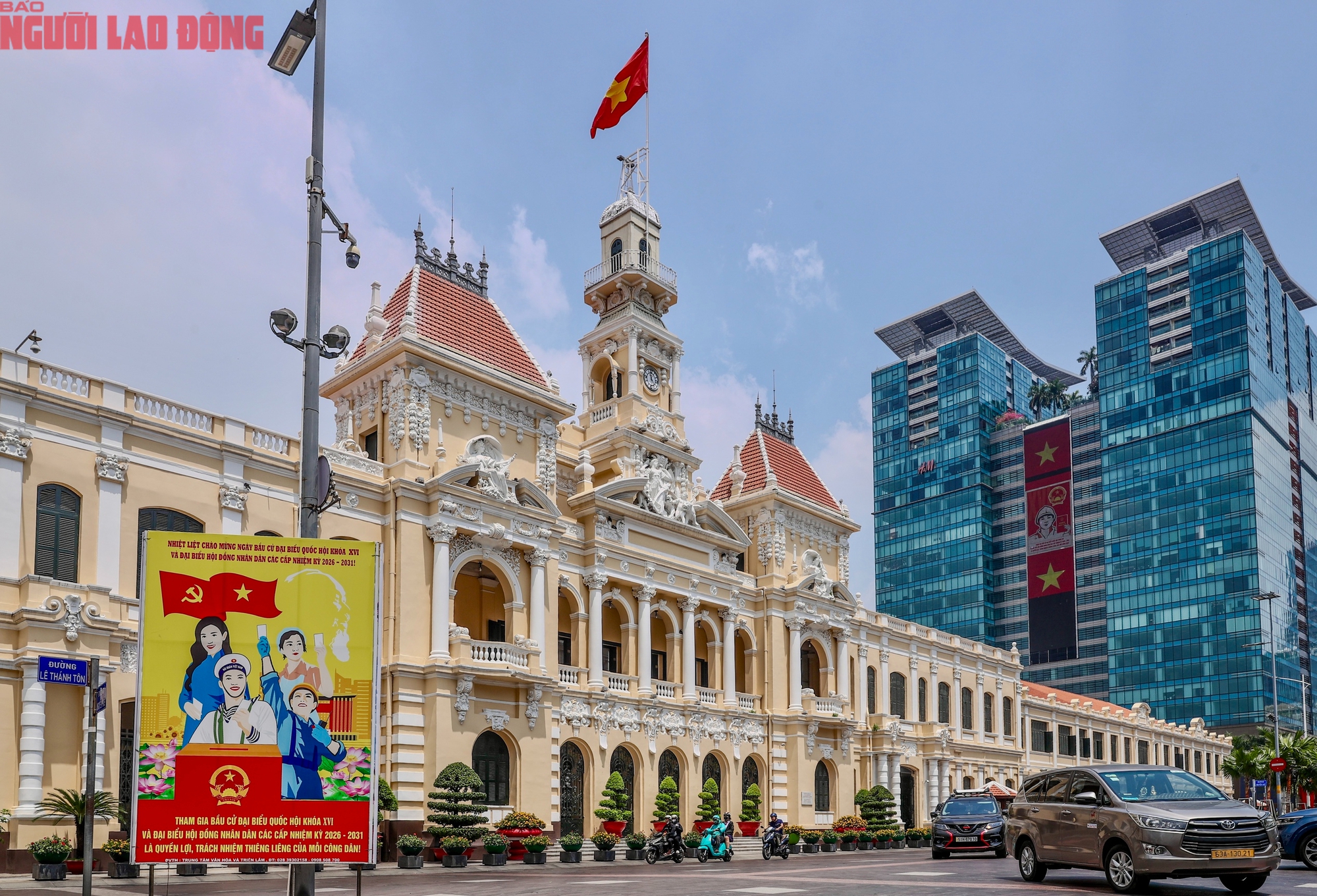 TPHCM rực rỡ cờ hoa chào mừng bầu cử Quốc hội khóa XVI 2026 - Ảnh 2.