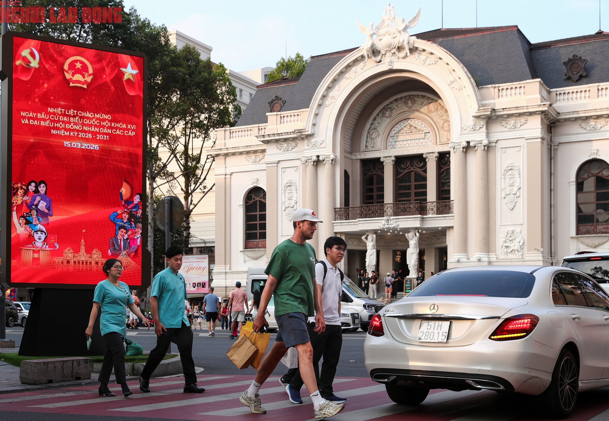 TPHCM rực rỡ cờ hoa chào mừng bầu cử Quốc hội khóa XVI 2026 - Ảnh 21.