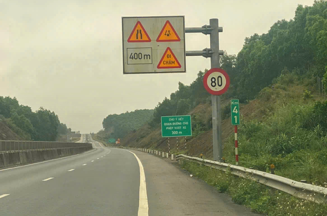 Đề xuất cho phép xe chạy cao tốc Cam Lộ - La Sơn 80 km/h- Ảnh 2.