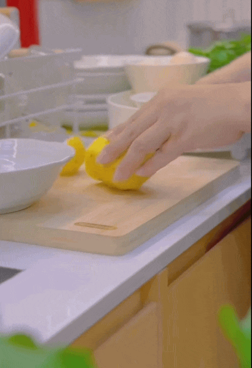 Căn bếp bình dân mà đẹp mê của vợ đảm Sài Gòn: Toàn đồ 10k - 30k ngoài chợ, dùng bền năm này qua năm khác, nấu món gì cũng ngon- Ảnh 11.