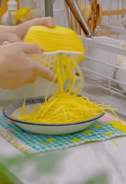 Căn bếp bình dân mà đẹp mê của vợ đảm Sài Gòn: Toàn đồ 10k - 30k ngoài chợ, dùng bền năm này qua năm khác, nấu món gì cũng ngon- Ảnh 9.